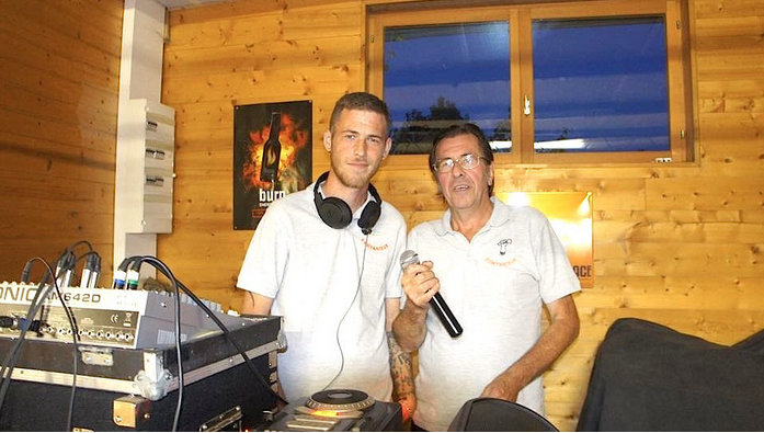 DJ animateur chanteur mariage, anniversaire, soirée du personnel